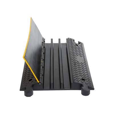 2015 fine material rubber mat ramp/speed cushion/cable ramp for sale